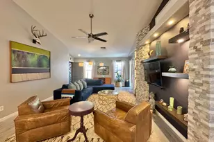 11821 W Dos Rios Dr, Sun City, AZ 85373 - Photo 8