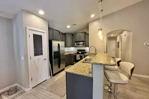 11821 W Dos Rios Dr, Sun City, AZ 85373 - Photo 10