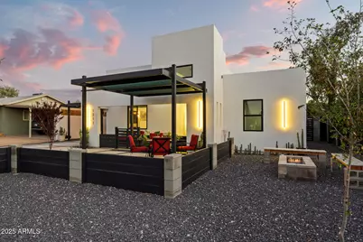 1211 E Hayward Avenue, Phoenix, AZ 85020 - Photo 1