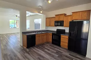 1784 S Falcon Dr, Gilbert, AZ 85295 - Photo 6