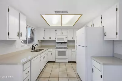 26 W Concorda Drive #104, Tempe, AZ 85282 - Photo 2