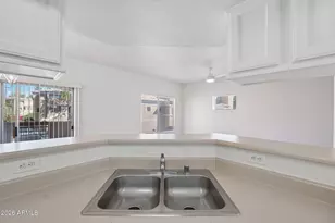 4644 N 22nd St, Phoenix, AZ 85016 - Photo 12