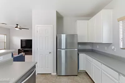 9498 N 82nd Glen, Peoria, AZ 85345 - Photo 4