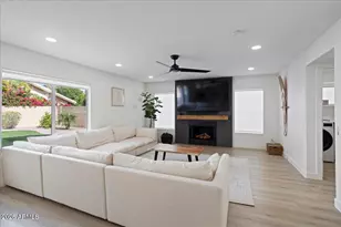 17521 N 84th Ln, Peoria, AZ 85382 - Photo 10