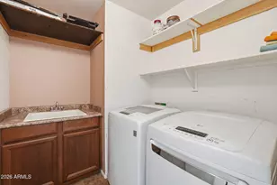 8109 W Globe Ave, Phoenix, AZ 85043 - Photo 24