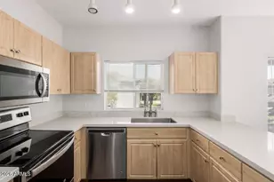 7401 W Arrowhead Clubhouse Dr, Glendale, AZ 85308 - Photo 14