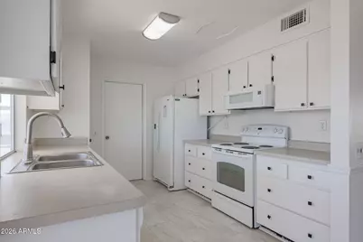 10507 W Brookside Drive, Sun City, AZ 85351 - Photo 2