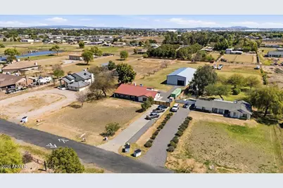 6617 N 181st Avenue, Waddell, AZ 85355 - Photo 2