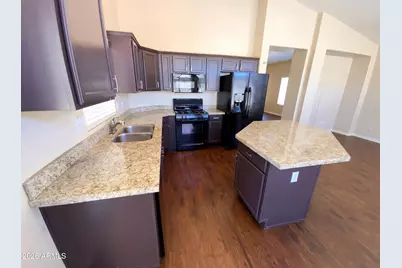 3938 W Hackamore Drive, Phoenix, AZ 85083 - Photo 2