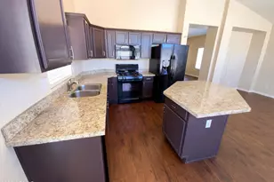 3938 W Hackamore Dr, Phoenix, AZ 85083 - Photo 2