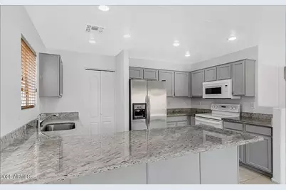 42538 W Sunland Drive, Maricopa, AZ 85138 - Photo 4