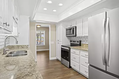 9518 W Oakstone Drive, Sun City, AZ 85351 - Photo 10