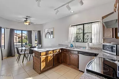 8775 W Laurel Lane, Peoria, AZ 85345 - Photo 6