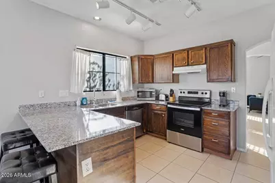 8775 W Laurel Lane, Peoria, AZ 85345 - Photo 10