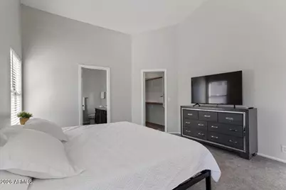 8775 W Laurel Lane, Peoria, AZ 85345 - Photo 18