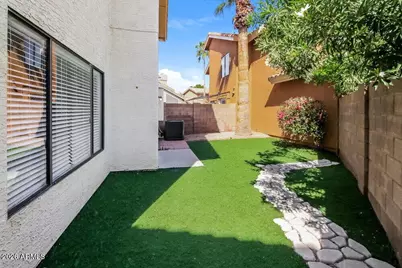 48 W Melody Avenue, Gilbert, AZ 85233 - Photo 16