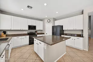 629 E Orchid Ln, Gilbert, AZ 85296 - Photo 16