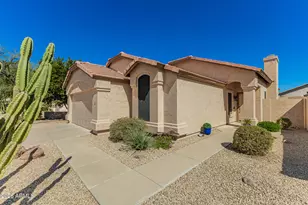 4432 E Melinda Ln, Phoenix, AZ 85050 - Photo 8
