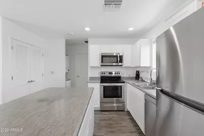 12945 W Greenway Road #P, El Mirage, AZ 85335 - Photo 4