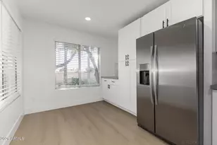 4114 E Union Hills Dr, Phoenix, AZ 85050 - Photo 8