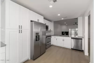 4114 E Union Hills Drive #1216, Phoenix, AZ 85050 - Photo 2