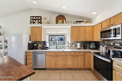 8511 W Altos Drive, Arizona City, AZ 85123 - Photo 10