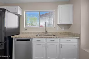 2916 E Amber Ridge Way, Phoenix, AZ 85048 - Photo 12