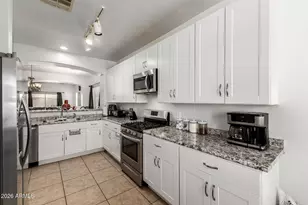 11637 W Rio Vista Ln, Avondale, AZ 85323 - Photo 2