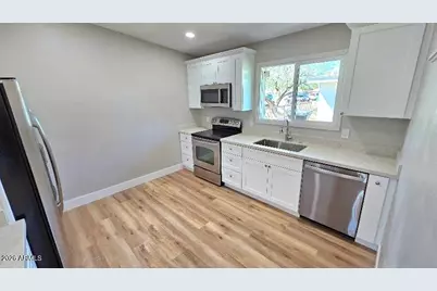 2202 W Heatherbrae Drive, Phoenix, AZ 85015 - Photo 2