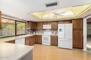 8629 N 49th Ave, Glendale, AZ 85302 - Photo 10