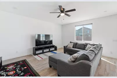 17057 W Molly Lane, Surprise, AZ 85387 - Photo 8