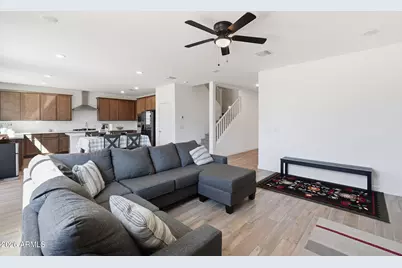 17057 W Molly Lane, Surprise, AZ 85387 - Photo 10