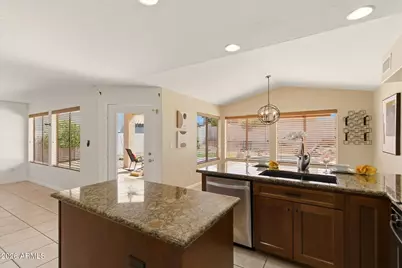 1723 E Blackhawk Drive E, Phoenix, AZ 85024 - Photo 8