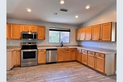 17516 W Dalea Drive, Goodyear, AZ 85338 - Photo 6