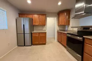 4849 E Lake Point Cir, Phoenix, AZ 85044 - Photo 6