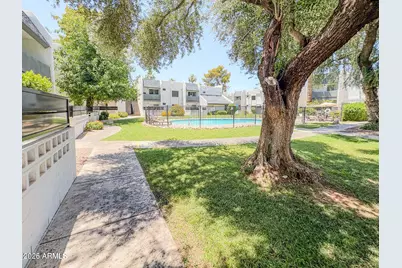 302 E Monte Vista Road #Apt D4, Phoenix, AZ 85004 - Photo 16