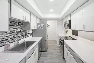 9521 N 43rd Dr, Glendale, AZ 85302 - Photo 4