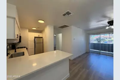 302 E Monte Vista Road #Apt A17, Phoenix, AZ 85004 - Photo 8