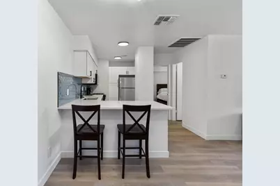 302 E Monte Vista Road #Apt A17, Phoenix, AZ 85004 - Photo 4