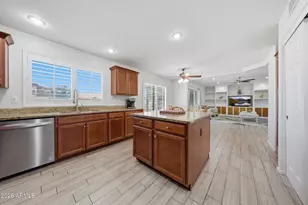 648 S Cholla St, Gilbert, AZ 85233 - Photo 10