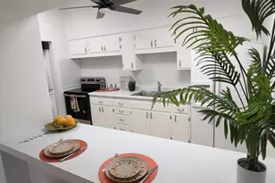 10376 W Oakmont Dr, Sun City, AZ 85351 - Photo 2