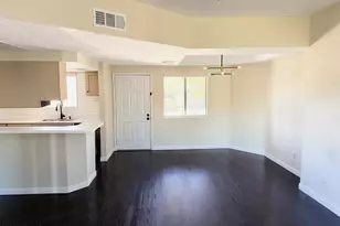 1352 E Highland Ave, Phoenix, AZ 85014 - Photo 4