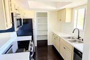 1352 E Highland Ave, Phoenix, AZ 85014 - Photo 8