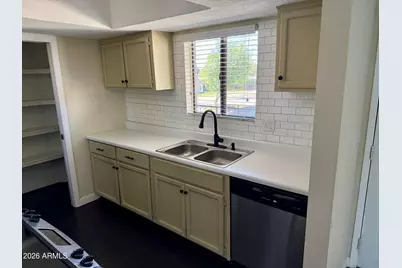 1352 E Highland Avenue #202, Phoenix, AZ 85014 - Photo 20