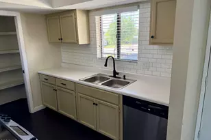 1352 E Highland Ave, Phoenix, AZ 85014 - Photo 20