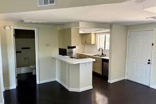 1352 E Highland Ave, Phoenix, AZ 85014 - Photo 4