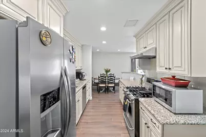 3416 E Amelia Avenue, Phoenix, AZ 85018 - Photo 8