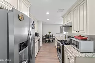 3416 E Amelia Ave, Phoenix, AZ 85018 - Photo 8