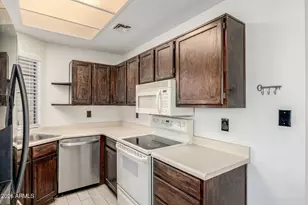 930 N Mesa Dr, Mesa, AZ 85201 - Photo 14