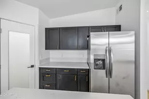 1246 E Winter Dr, Phoenix, AZ 85020 - Photo 20